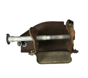 2018-2021 FORD F-150 / MUSTANG 5.0L V8 ENGINE LEFT SIDE MOUNT BRACKET OEM - Picture 1 of 6