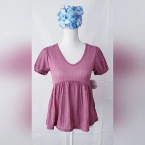 FULL CIRCLE TRENDS Lace Pleplum Top - Picture 1 of 9