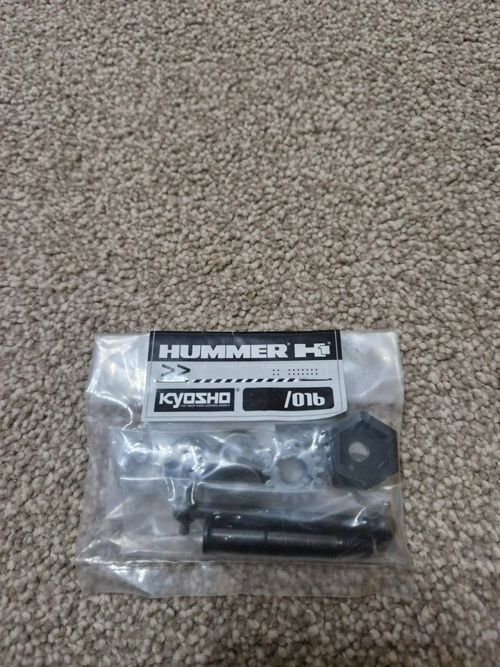 DEAGOSTINI BUILD YOUR OWN HUMMER H1 RC CAR #16 REAR WHEEL HUB + DRIVESHAFT - Image 1 of 1