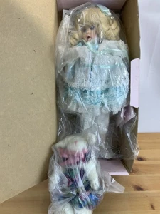 Victoria Impex Porzellanpuppe "Alice and White Rabbit" von Cindy McClure 94 LE750 - Bild 1 von 8