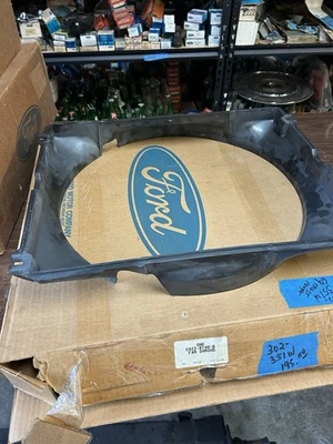 FORD C9ZZ-8146-B 1969 1970 MUSTANG 302 351W CUBIERTA DE VENTILADOR SIN AIRE ACONDICIONADO 20 PULGADAS NUEVO DE STOCK Foto 1 de 4