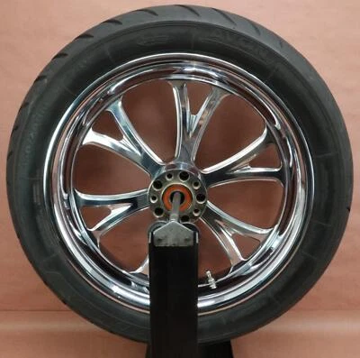 Pneu de roda traseira Harley Davidson Road King FLHRC 2007-2011 150/70 B18 - Imagem 1 de 4