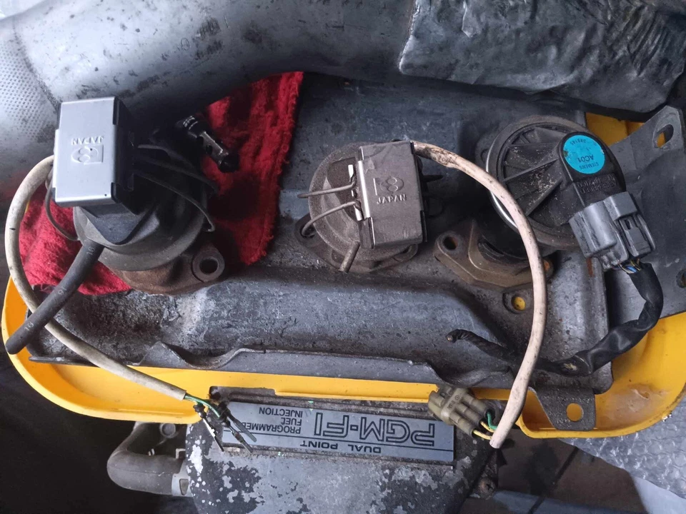 88-91 Honda CRX Hf EGR Valve OEM (1) - Image 1 of 2