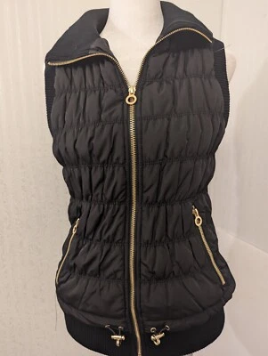 Chaleco acolchado negro Calvin Klein mediano con bolsillo interior para teléfono inteligente Foto 1 de 4