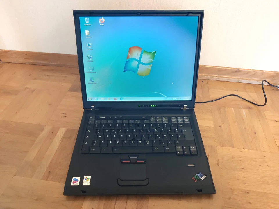 IBM ThinkPad T42 – Intel Pentium M 1,7GHz, 1GB RAM, 40GB HDD - Bild 1 von 4