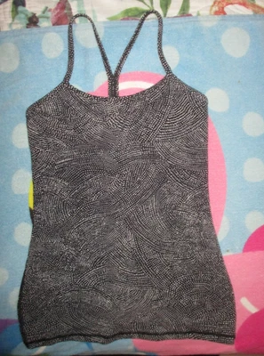 TANQUE LULULEMON BLANCO Y NEGRO PUNTEADO ESPALDA EN Y TALLA 4 Foto 1 de 4