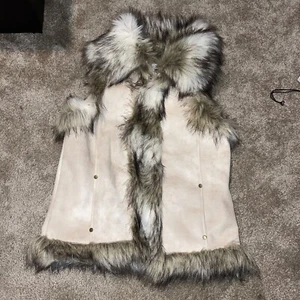 Tasha Polizzi S hellbraun Wildleder Kunstfellbesatz Weste Taschen Lagenlook Western Luxe - Bild 1 von 5