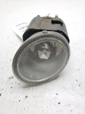 Faro antiniebla derecho pasajero Nissan Frontier 2001 2002 26150-2Y925 Foto 1 de 4