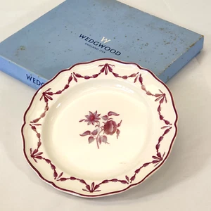 Wedgwood Husk Plate Boxed Queensware 8.25” 21cm Decorative Dish Red White Floral - Picture 1 of 11