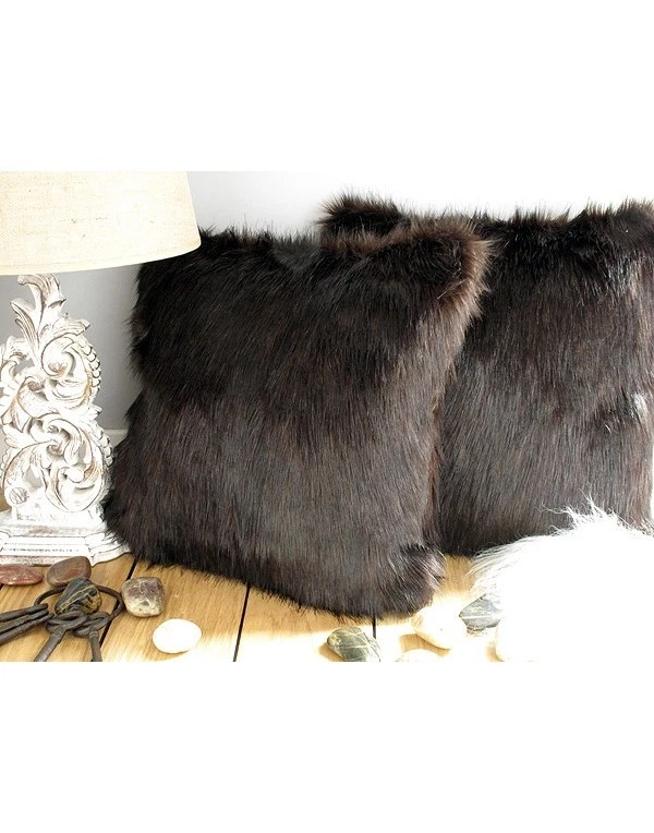 Cojín de piel sintética Brown Bear Foto 1 de 1