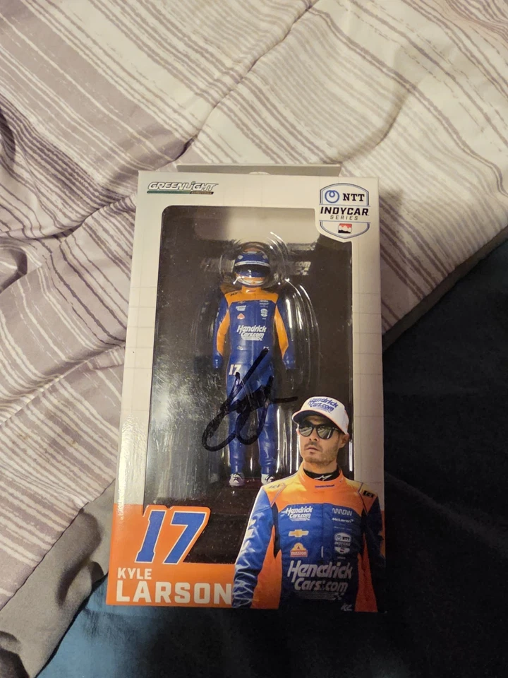 凯尔·拉尔森可动人偶 — 第 1/1 张图片