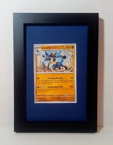 Lucario Gerahmte Pokemon Karte Plaque Scharlachrot & Violett Base Set 114/198 SV01 - Bild 1 von 4