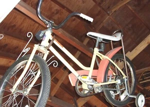 vintage columbia? peaches & cream girls banana seat bicycle 70's pick up only - Picture 1 of 4