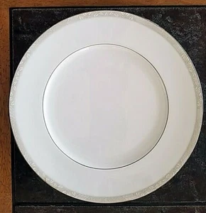 ROYAL DOULTON "CASHMERE" Dinner Plate White Bone China Scroll Discontinued NEW - Picture 1 of 1
