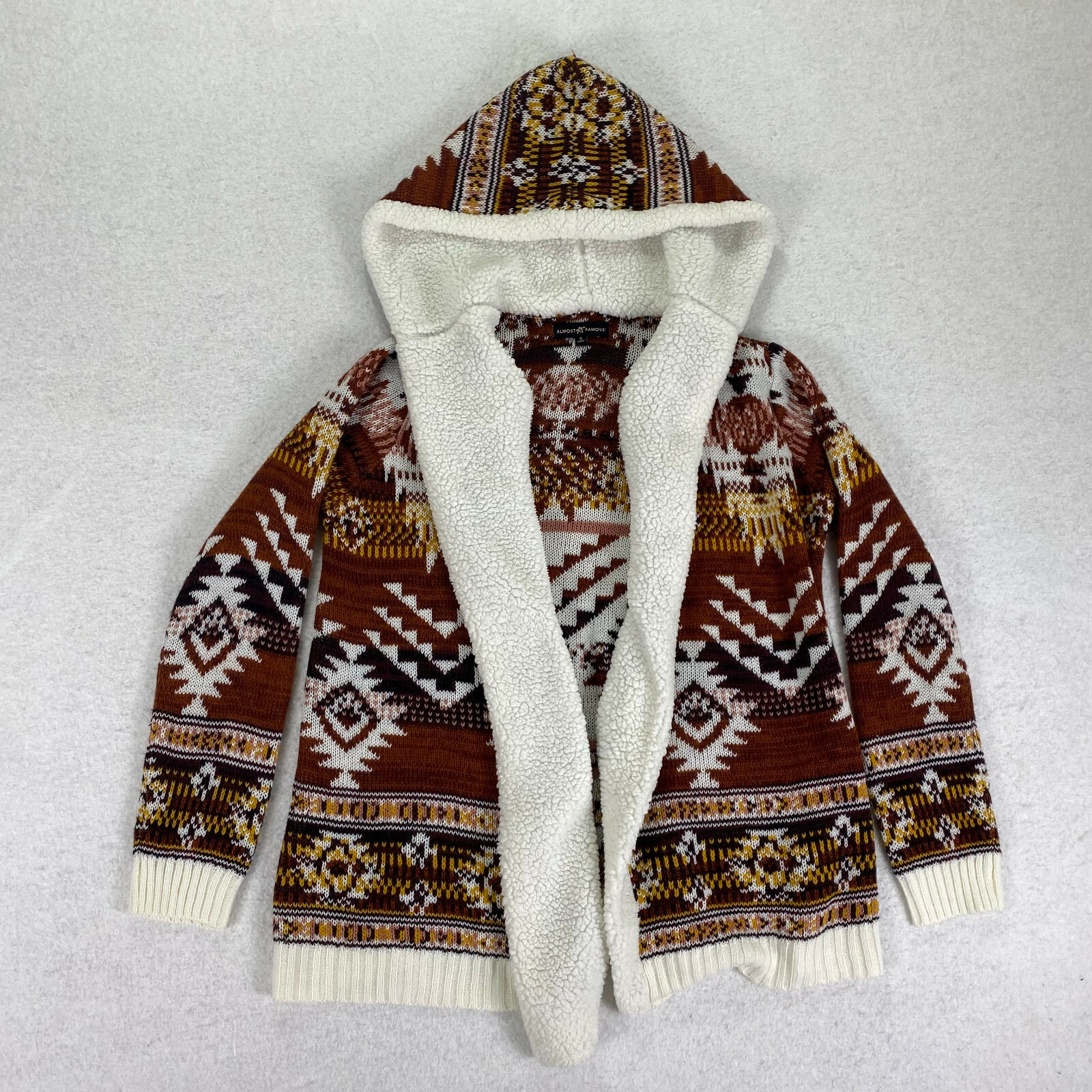 Almost Famous Womens Size Small Aztec 