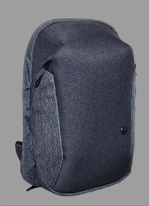Swissdigital Design Backpack 15.6" Laptop Bag W/USB Charging Port W/Massager-NEW - Zdjęcie 1 z 13