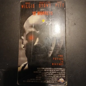 12 Monkeys VHS 1996 Bruce Willis Brad Pitt Terry Gilliam Sci Fi Top Hit - Picture 1 of 2