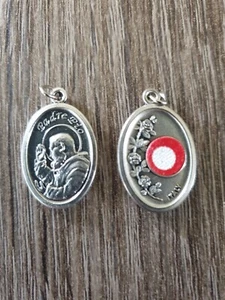 Saint Padre Pio , Third Class Relic Medal, 22mm. Italy. - Foto 1 di 1