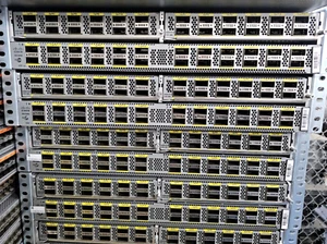 CISCO N5K-C5648Q Nexus 5600-M12Q 2RU Chassis - Picture 1 of 9