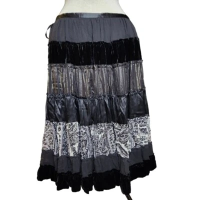 BCBGMaxAzria silk blend midi skirt Foto 1 de 4