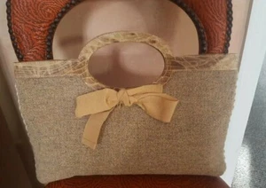 SONJA BENSON, Naples Tan Reptile Print Embrague en relieve y Muselina (NWOT) - Imagen 1 de 8