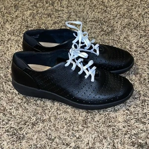 Clarks Women's Kayleigh Aster Oxford Black Leather size 9 US Medium Shoes New - Picture 1 of 7