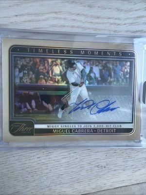 Miguel Cabrera 2025 Panini Tres y Dos Momentos atemporales Holo Dorado Automático 6/10 Foto 1 de 4