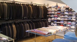 95+ Cerco arredamento negozio abbigliamento trending image