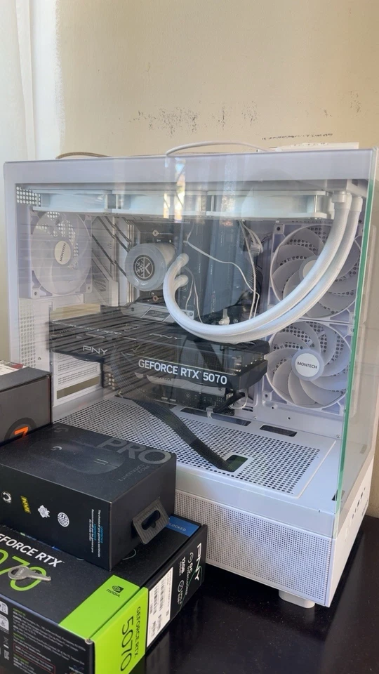 PC para juegos de alto rendimiento RTX 5070 Ryzen 7 7800x3d 32 GB RAM 1 TB SSD Win 11 Pro Foto 1 de 4