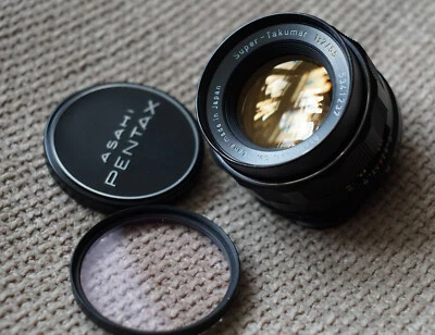 ASAHI PENTAX 55mm f2 SUPER TAKUMAR Prime Lens M42 Screw Fit - Image 1 of 2