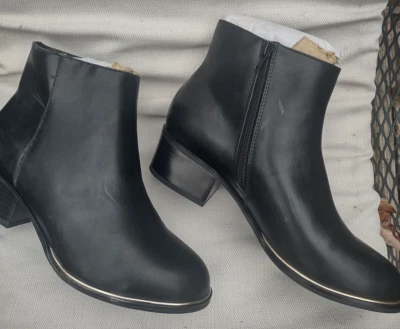 Lane Bryant ~ BOTINES al tobillo con cremallera para mujer ~ negros ~ acento plateado ~ 8W ~ nuevos en caja Foto 1 de 4