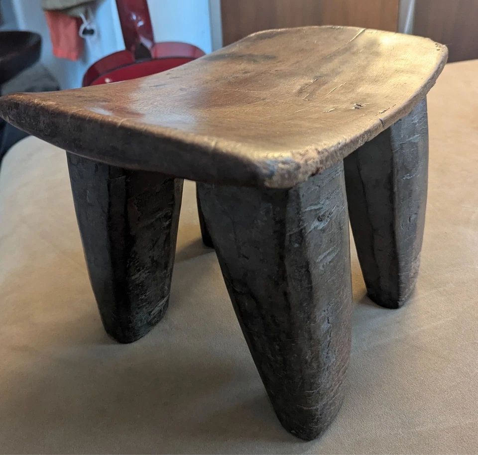 Tabouret africain três ancien, rare, très belle patine. - Photo 1/4