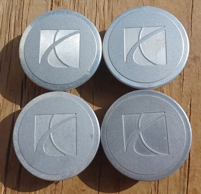 Juego de 4 tapas centrales Saturn Aura Ion Sky Vue, 2003-2010 número de pieza 9593169 A1 Foto 1 de 3