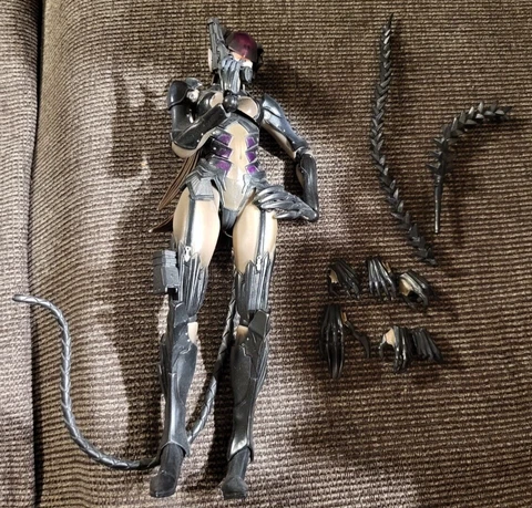 Catwoman DC Batmen Square Enix Play Arts Figure No Stand No Box Cover