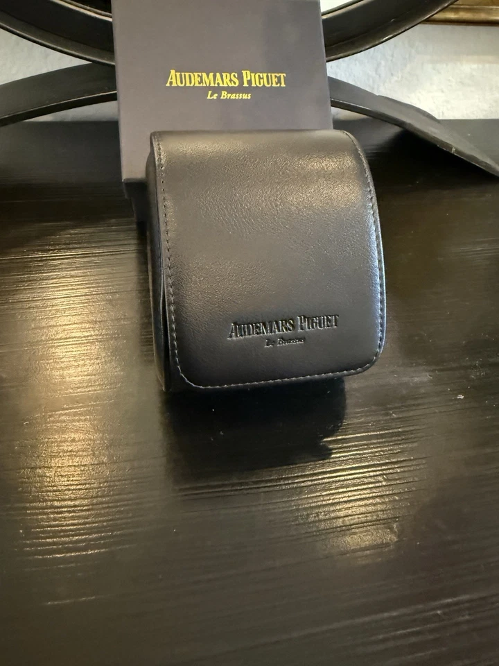 爱彼 AP 黑色皮革旅行手表保护壳 保护袋 — 第 1/4 张图片