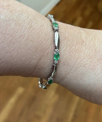 Brazalete Tenis Oro Blanco 14K 7" Esmeralda y Diamante Foto 1 de 4