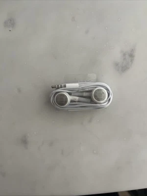 New Original Apple Nano 3.5mm Earphone Earbuds Headphones with Remote-White - Image 1 of 4