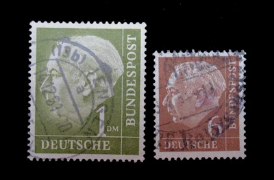 Alemania 1954 Estampilla Scott 719 705 Theodor Heuss Juego de 2 Usados NG Foto 1 de 2