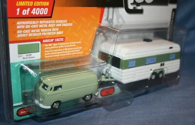 Johnny Lightning Tow & Go 1965 大众 2 型运输车小型旅行拖车绿色 — 第 1/3 张图片