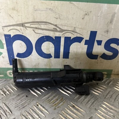 2012 AUDI A5 8T 8F DRIVERS OFFSIDE HEADLIGHT WASHER JET NOZZLE 8T0955102D — 第 1/4 张图片