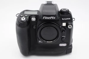 Fujifilm Pinepix S3 Pro 12.3mp digital SLR. Spares or repair condition. - Picture 1 of 9