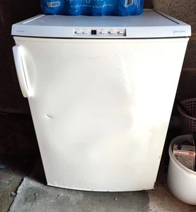 Fridge freezer, under counter, used - Picture 1 of 4