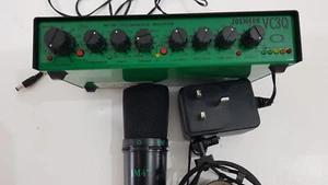 Joe Meek V3Q Micrófono Preamplificador Compresor Ecualizador y JM47 Micrófono Condensador con Base y Estuche - Imagen 1 de 8