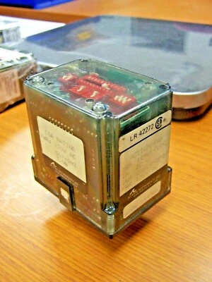 👀 ACTION PAK 11-PIN 120 VAC ISOLATING SIGNAL CONDITIONER 1090-0000 - Image 1 of 4