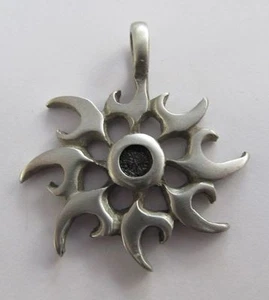 NEW Pewter Tribal Pendant - Picture 1 of 3