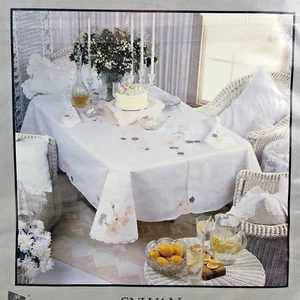 Keeco Sylvan Hand Applique & Hand Crochet Lace Tablecloth 68 x 122" with Napkins - Picture 1 of 8