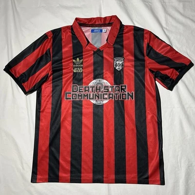 Camiseta de futebol Adidas Star Wars 2010 Darth Vader - Tamanho XL - Vermelha/Preta - Imagem 1 de 4