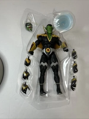 Figura de acción Marvel Select Super Skrull 8" Marvel 2022 Diamond Select en burbuja Foto 1 de 4