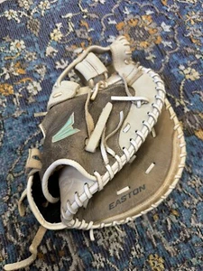 Easton Fundamental Series 33” Catchers Mitt - Picture 1 of 12