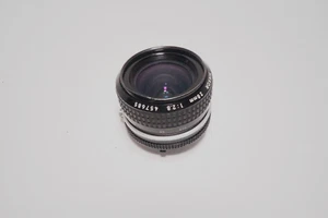 Lente Nikon Nikkor 28 mm F2,8 Nikon Ai para Nikon para reparación - Imagen 1 de 4